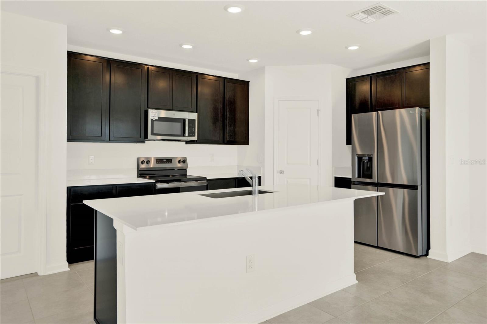 Image 6 of 42 For 517 Bell Prairie Circle