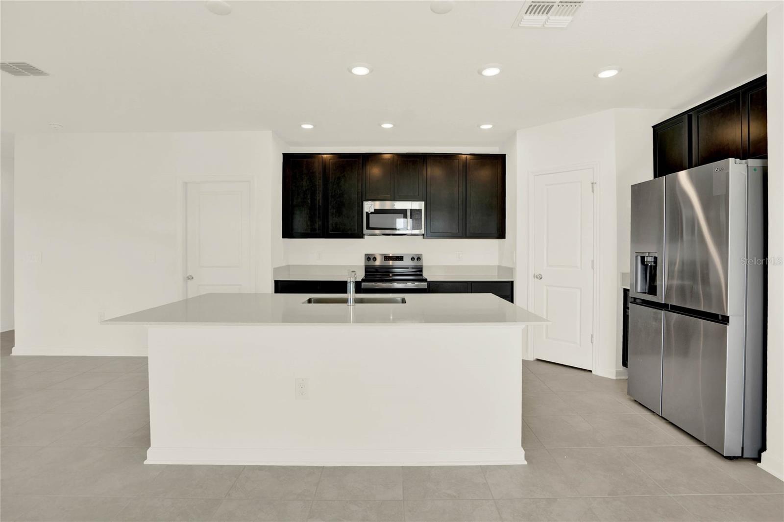 Image 9 of 42 For 517 Bell Prairie Circle