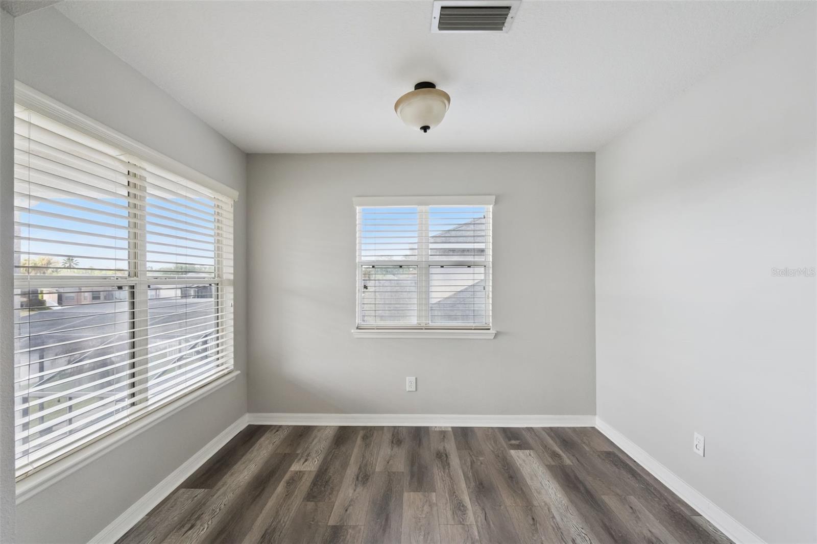 Image 24 of 35 For 4926 Rock Rose Loop