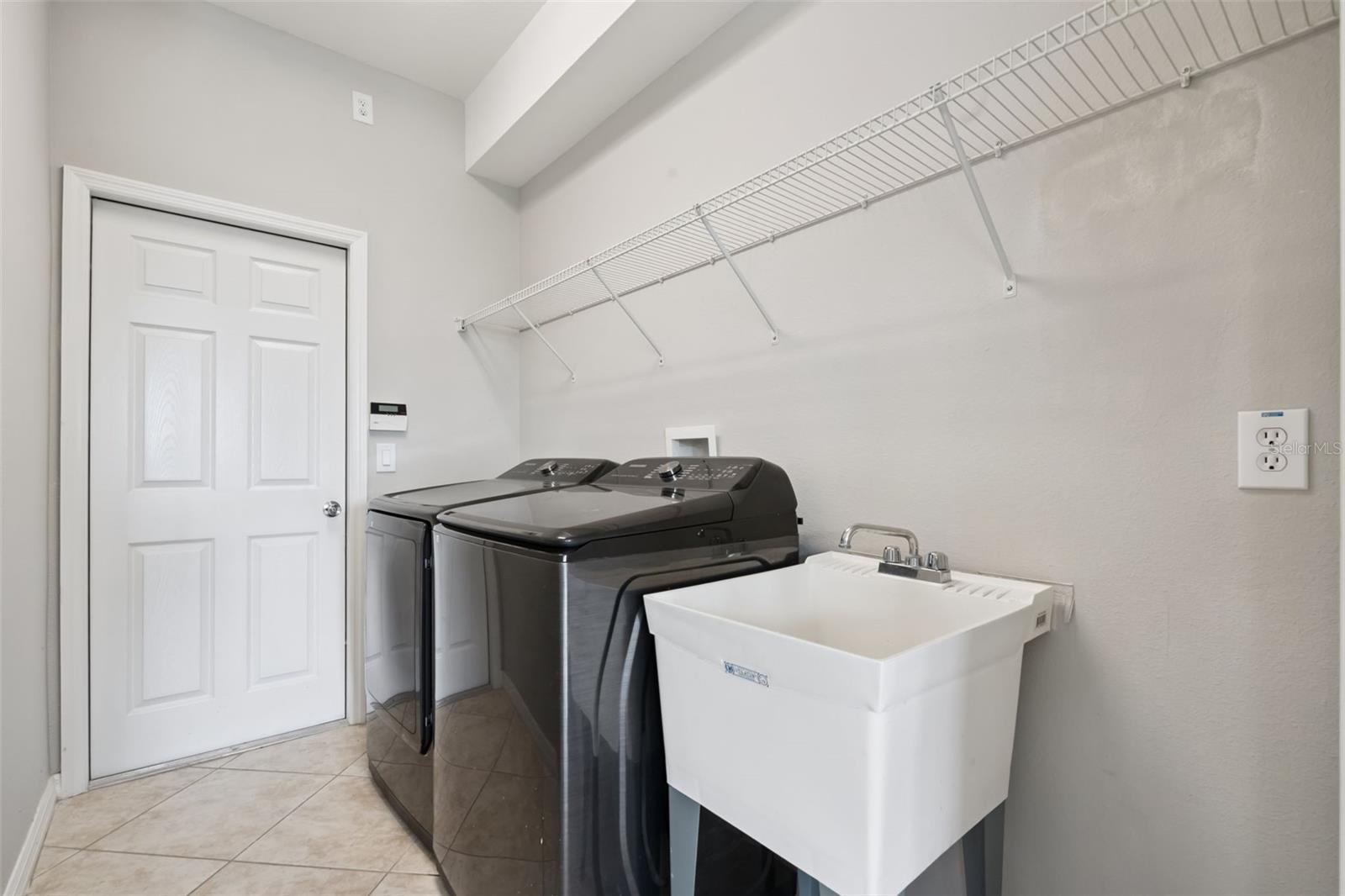 Image 33 of 35 For 4926 Rock Rose Loop