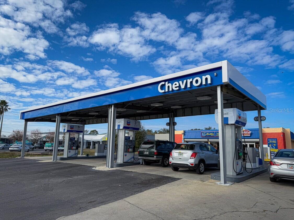 Image 2 of 3 For 2141 Crystal Grove Drive