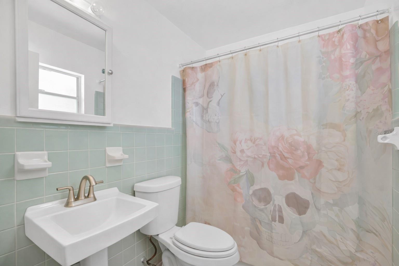 Image 13 of 21 For 722 Tucker Avenue