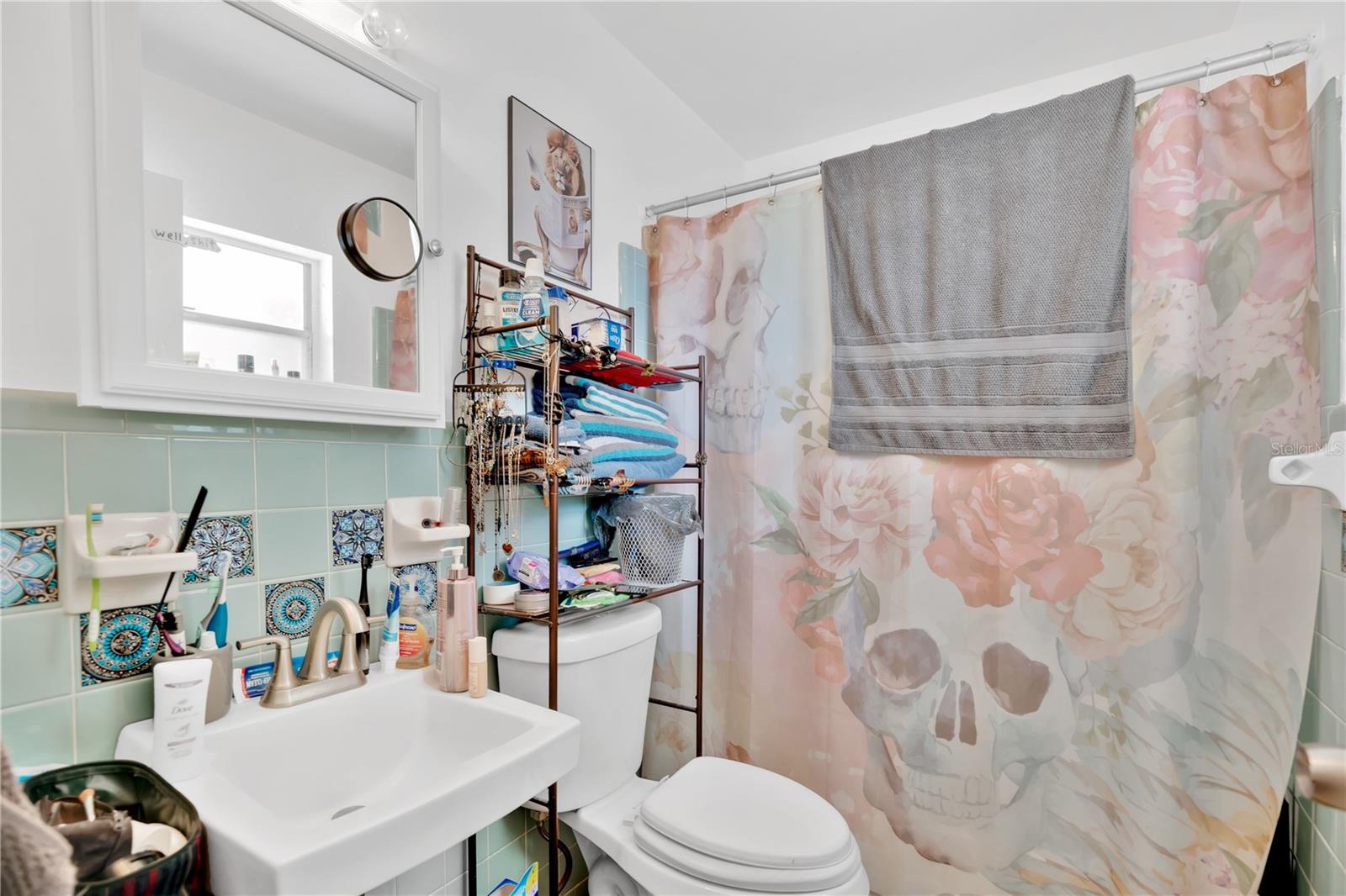 Image 14 of 21 For 722 Tucker Avenue