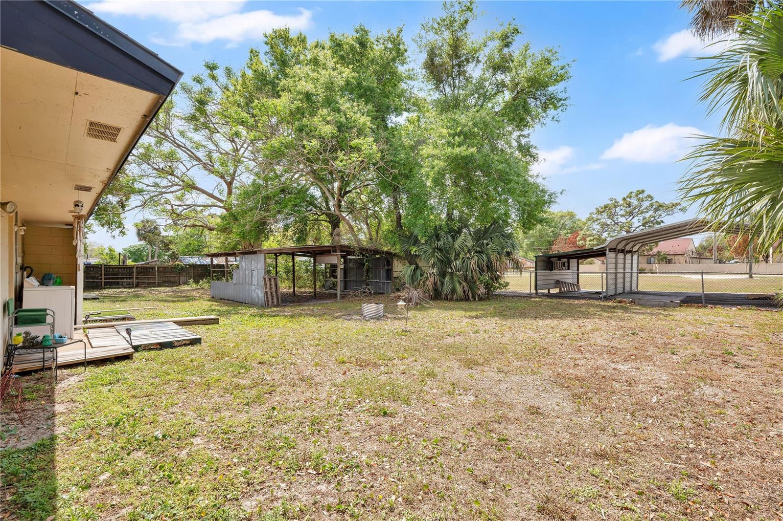 Image 17 of 21 For 722 Tucker Avenue