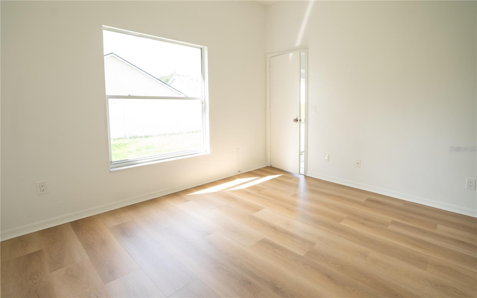 Image 12 of 21 For 151 Bluebrook Court