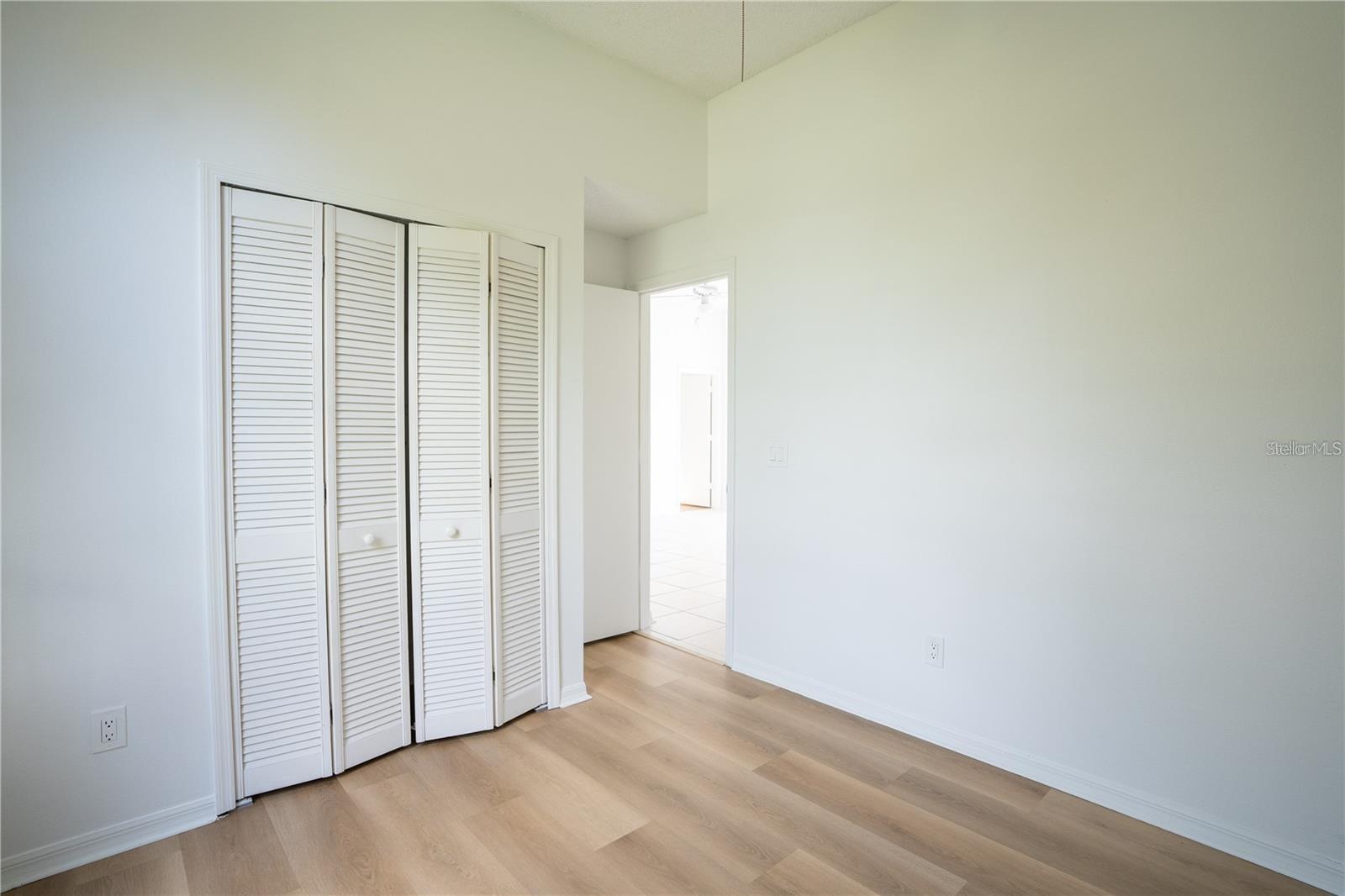 Image 18 of 21 For 151 Bluebrook Court