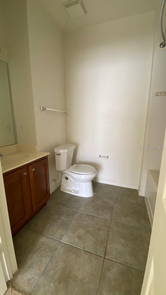 Image 16 of 17 For 2532 Grand Central Parkway 3