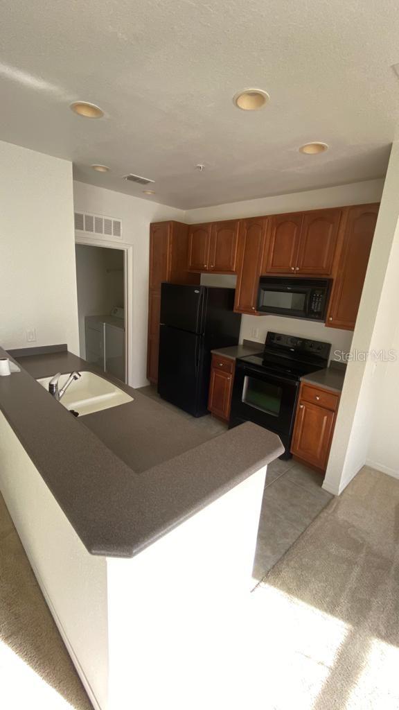 Image 7 of 17 For 2532 Grand Central Parkway 3