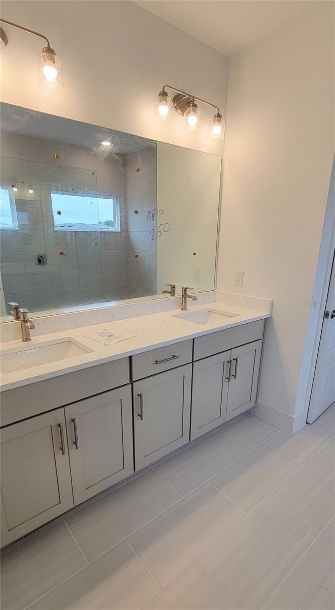 Image 21 of 45 For 15045 Lebeau Loop