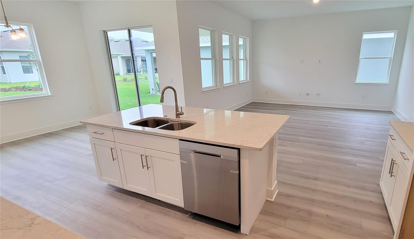 Image 8 of 45 For 15045 Lebeau Loop