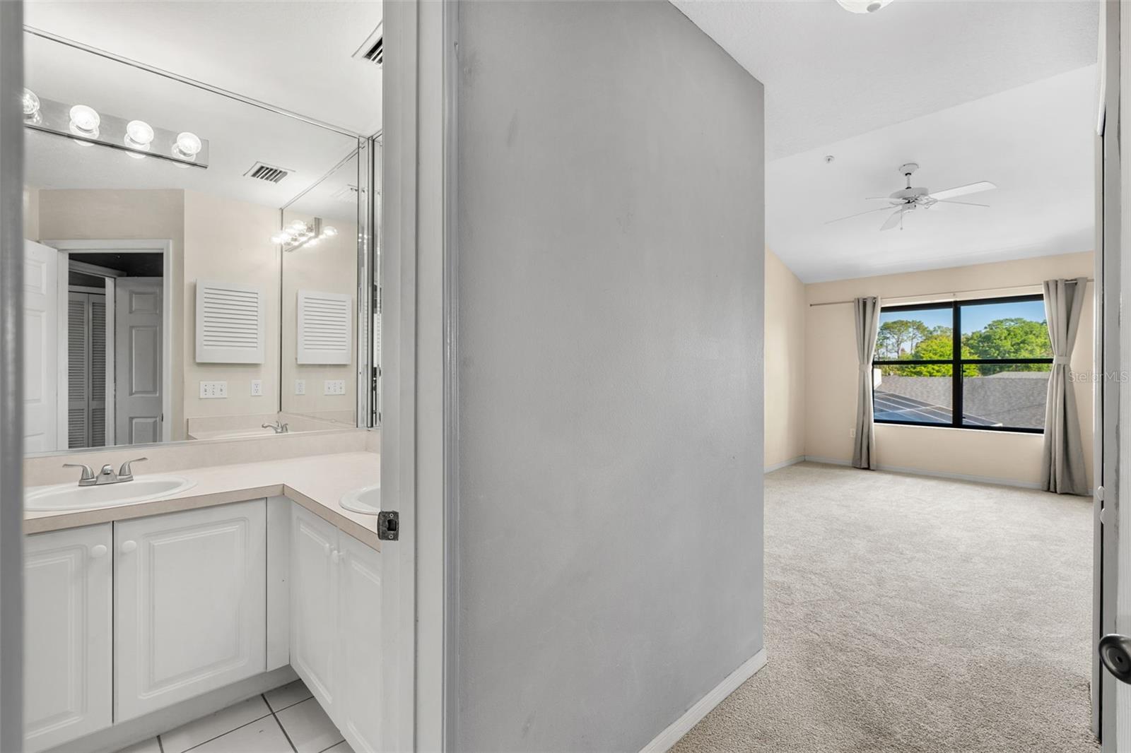 Image 16 of 34 For 1010 Winderley Place 127