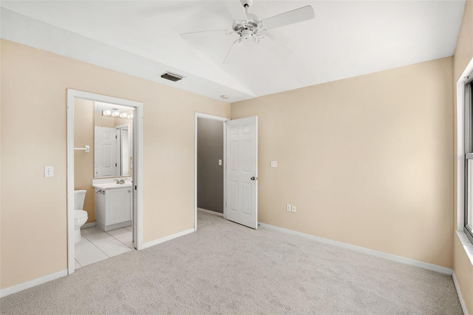 Image 23 of 34 For 1010 Winderley Place 127