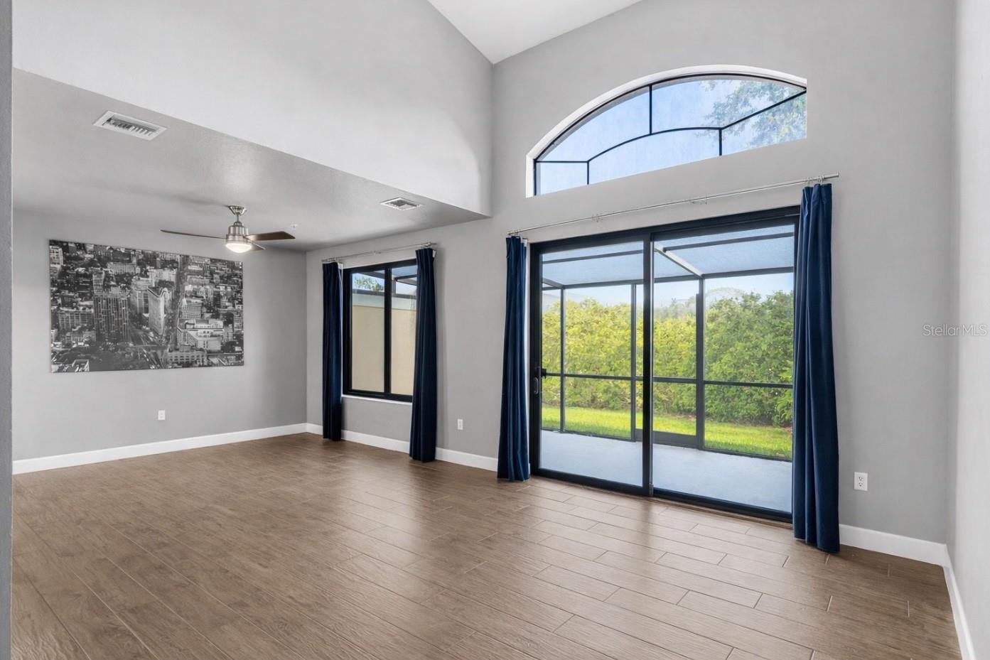 Image 3 of 34 For 1010 Winderley Place 127