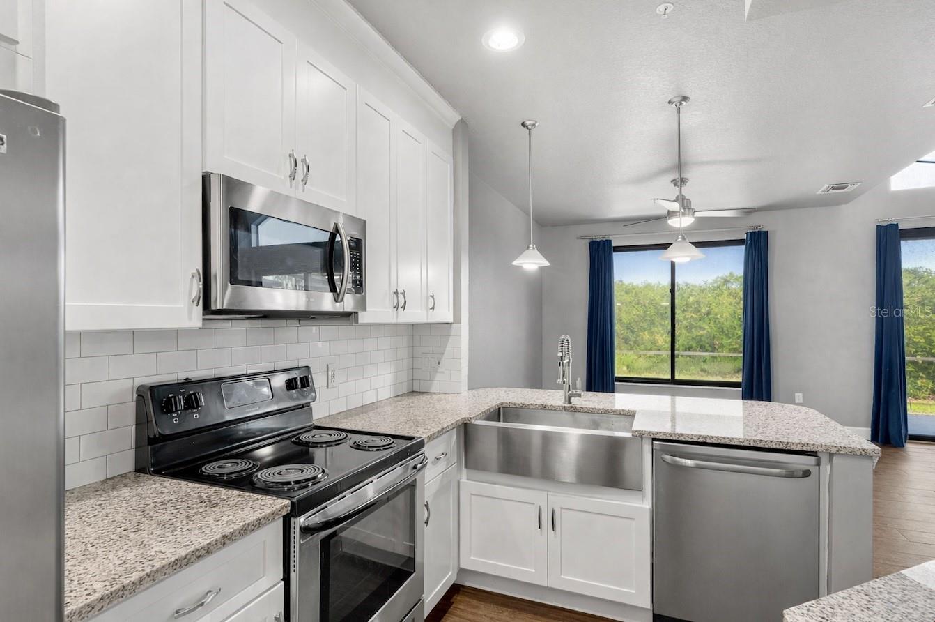 Image 5 of 34 For 1010 Winderley Place 127