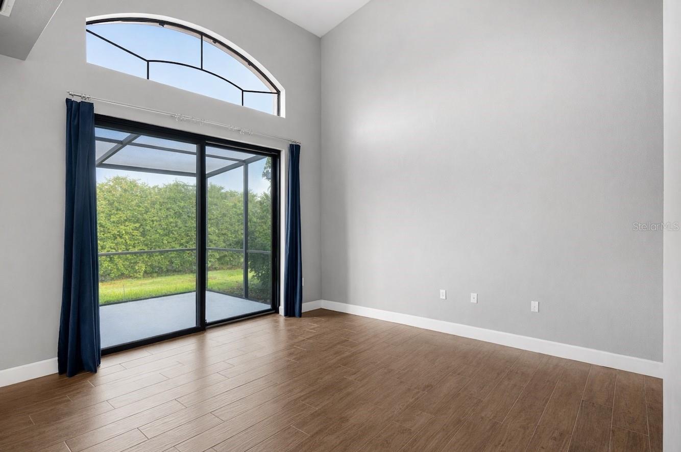 Image 7 of 34 For 1010 Winderley Place 127