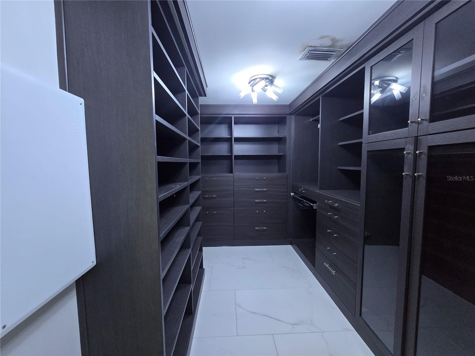 Image 18 of 41 For 6013 Fender Court