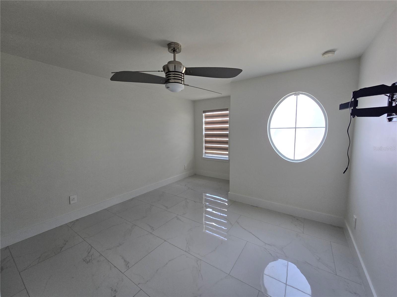 Image 24 of 41 For 6013 Fender Court