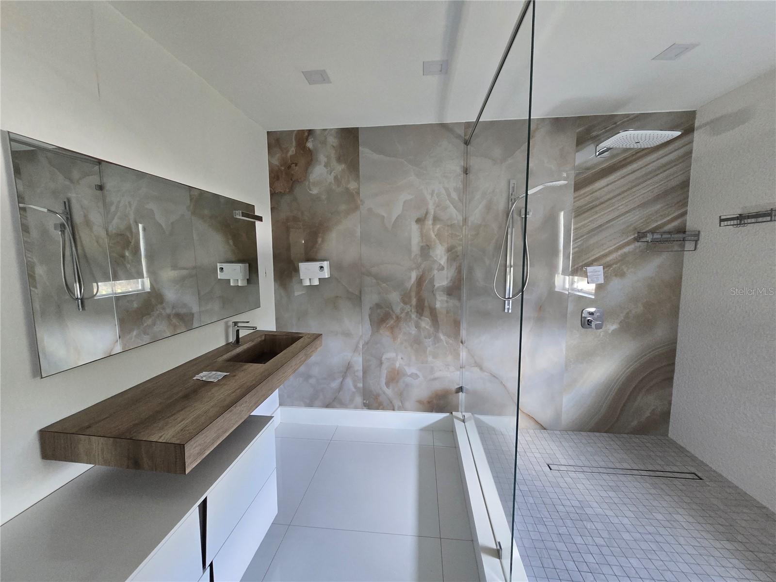 Image 29 of 41 For 6013 Fender Court