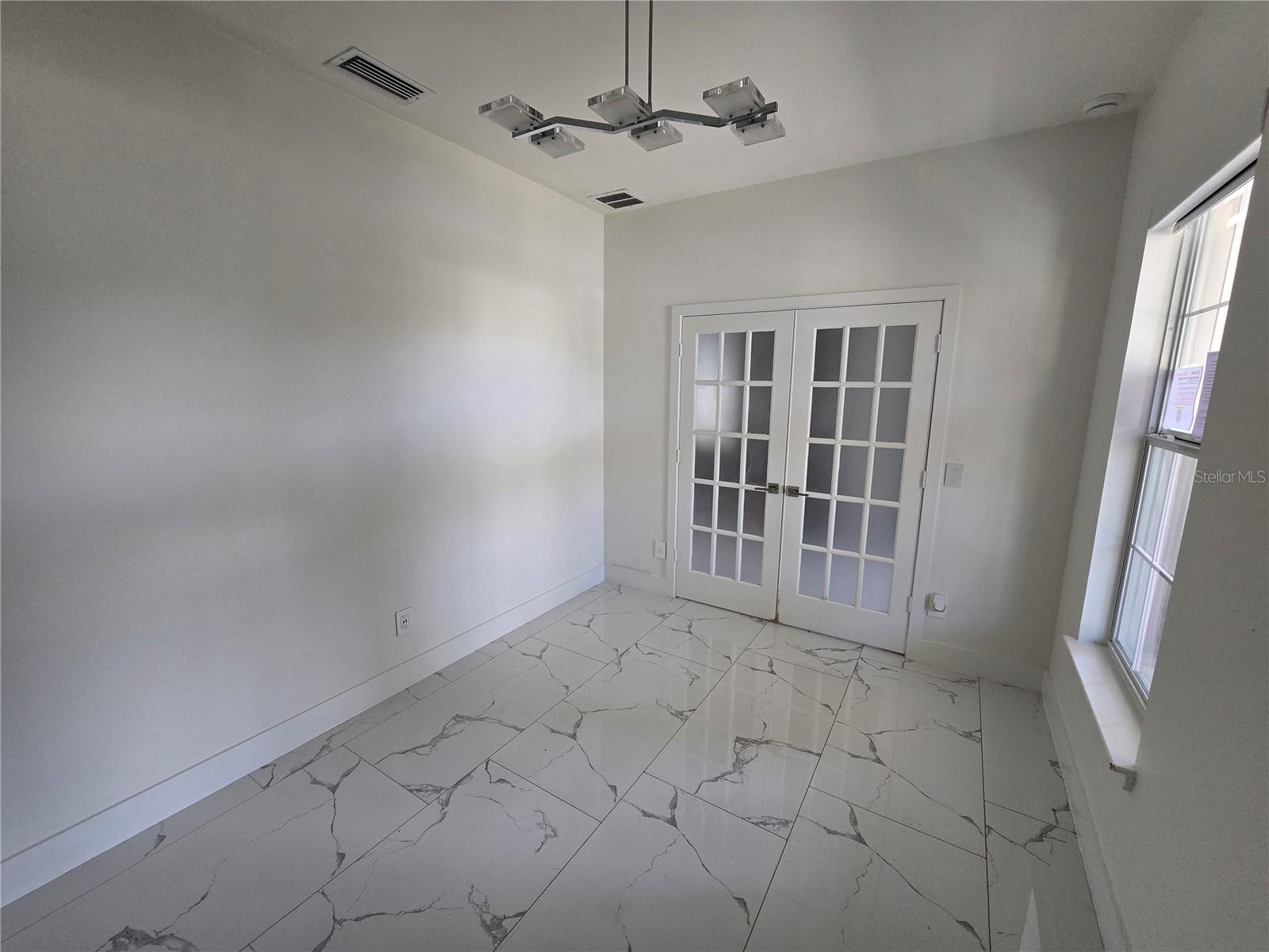 Image 37 of 41 For 6013 Fender Court