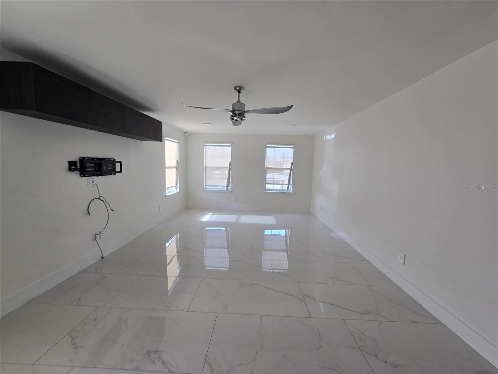 Image 5 of 41 For 6013 Fender Court