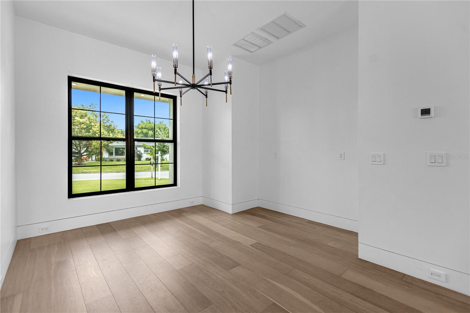 Image 33 of 78 For 1814 Barker Drive