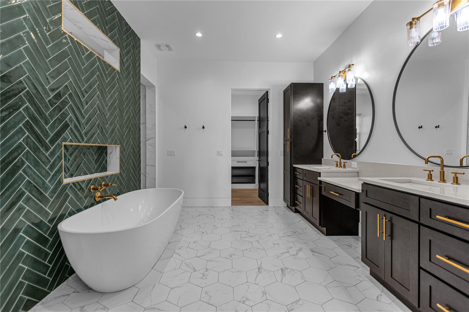 Image 42 of 78 For 1814 Barker Drive