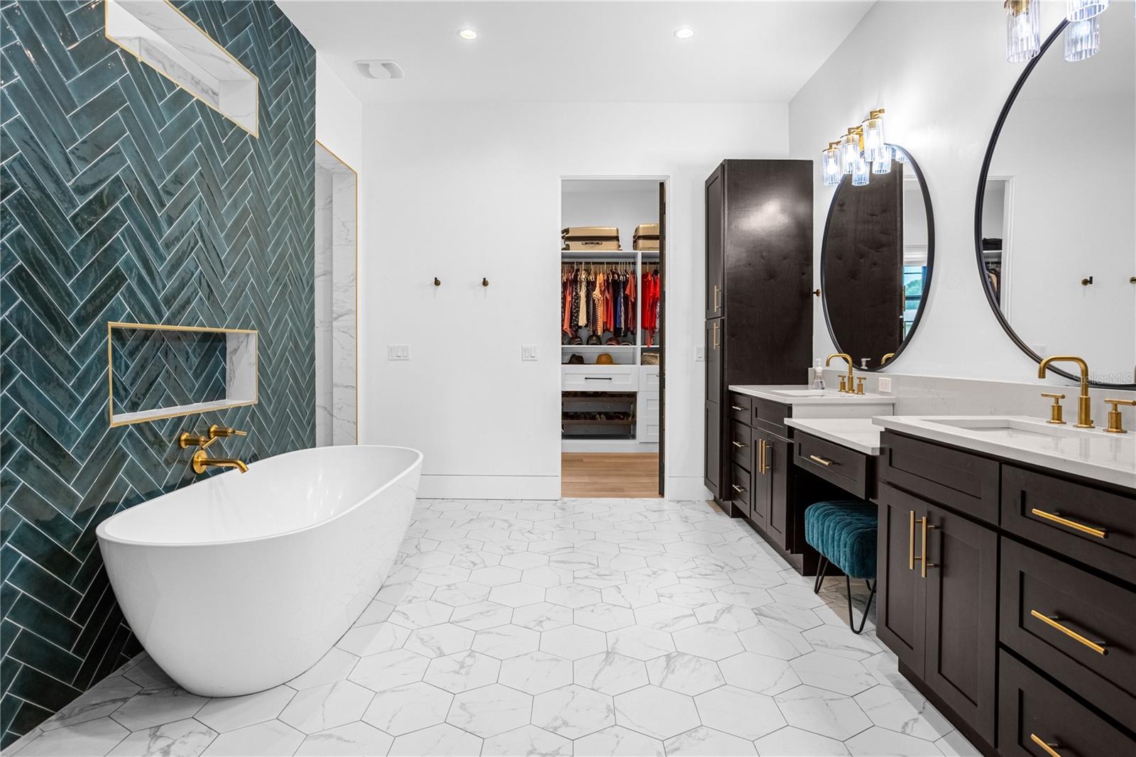 Image 46 of 78 For 1814 Barker Drive