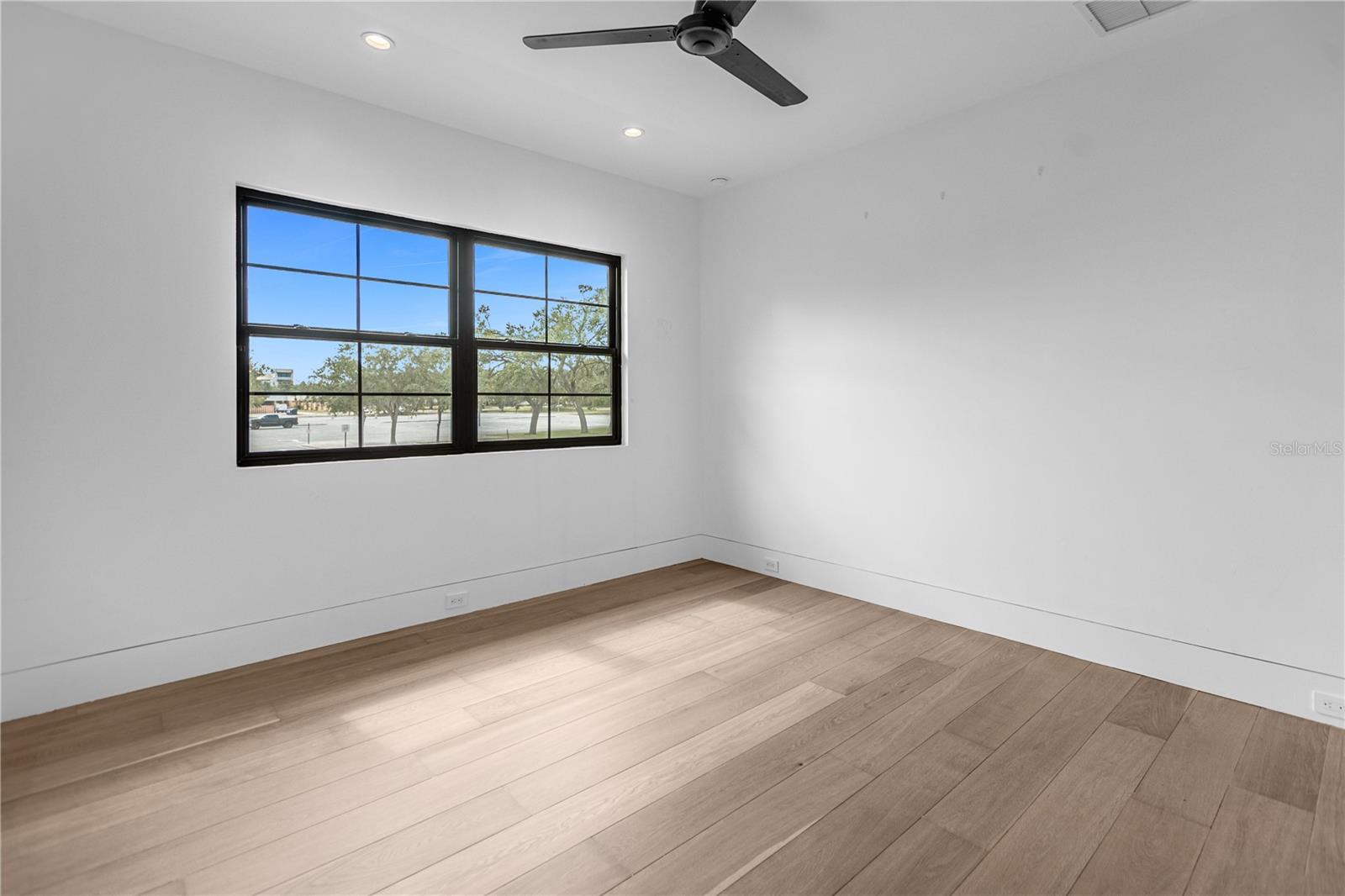 Image 56 of 78 For 1814 Barker Drive