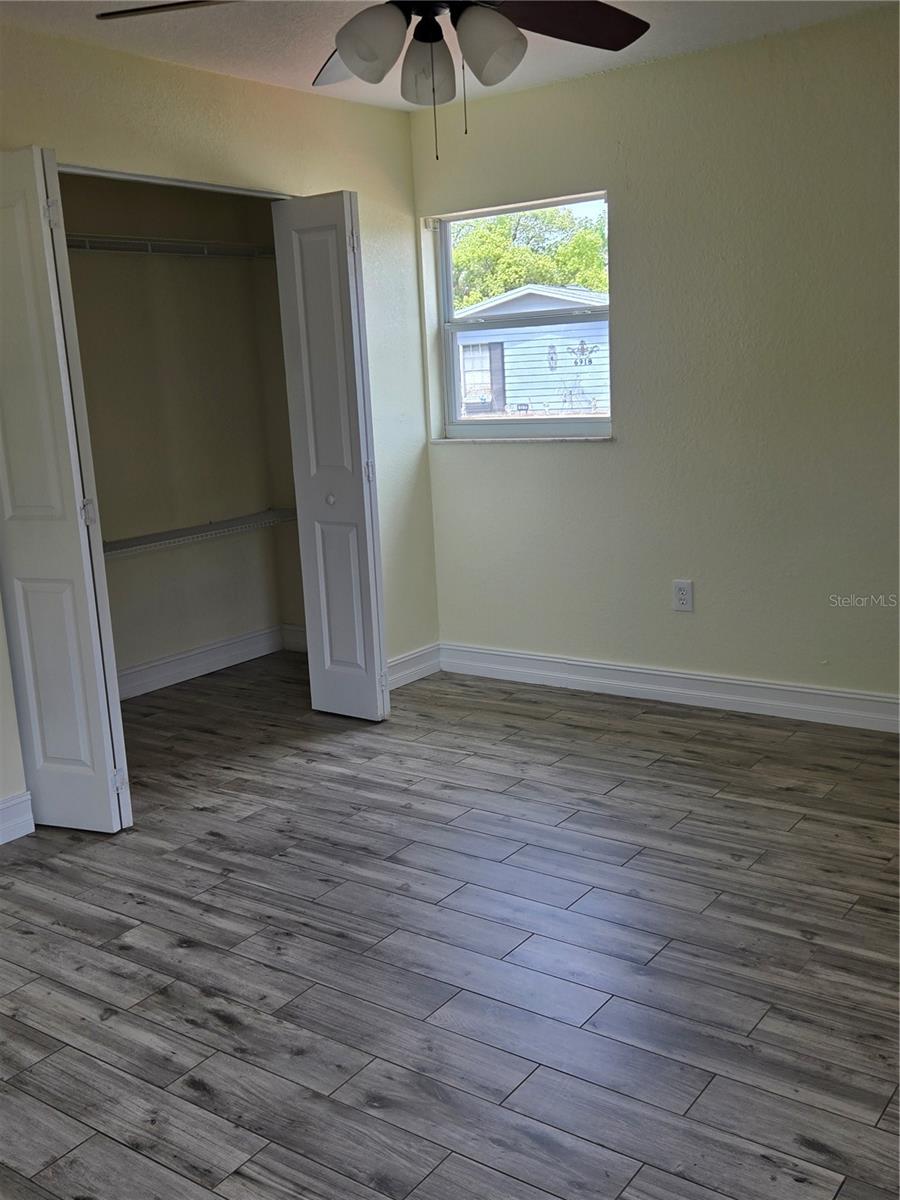 Image 16 of 35 For 852 Ibsen Avenue