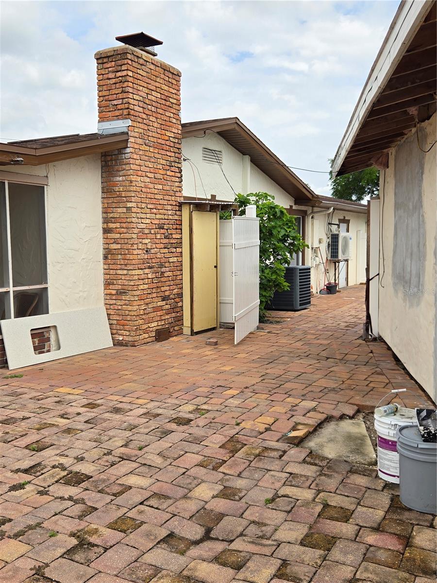 Image 22 of 35 For 852 Ibsen Avenue