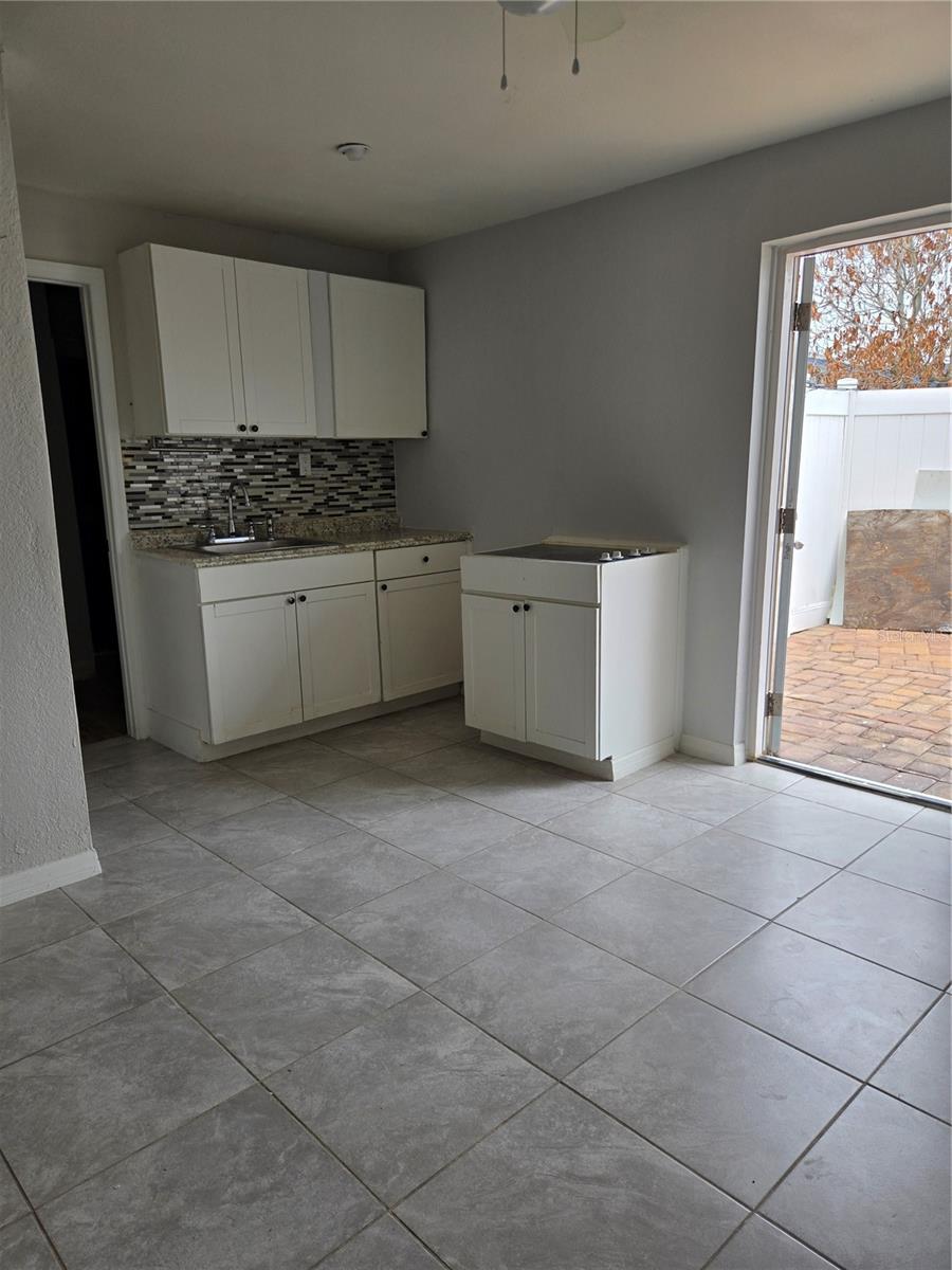 Image 30 of 35 For 852 Ibsen Avenue