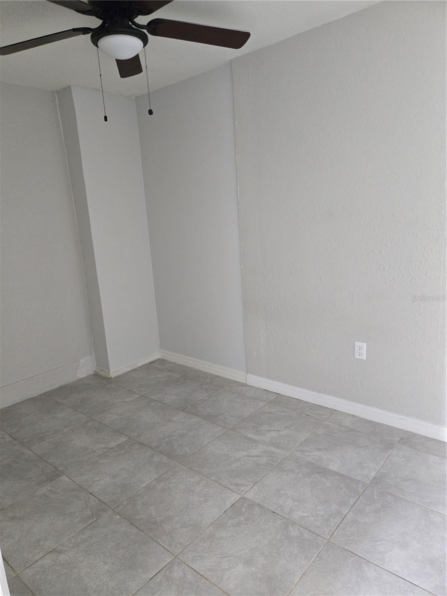 Image 31 of 35 For 852 Ibsen Avenue