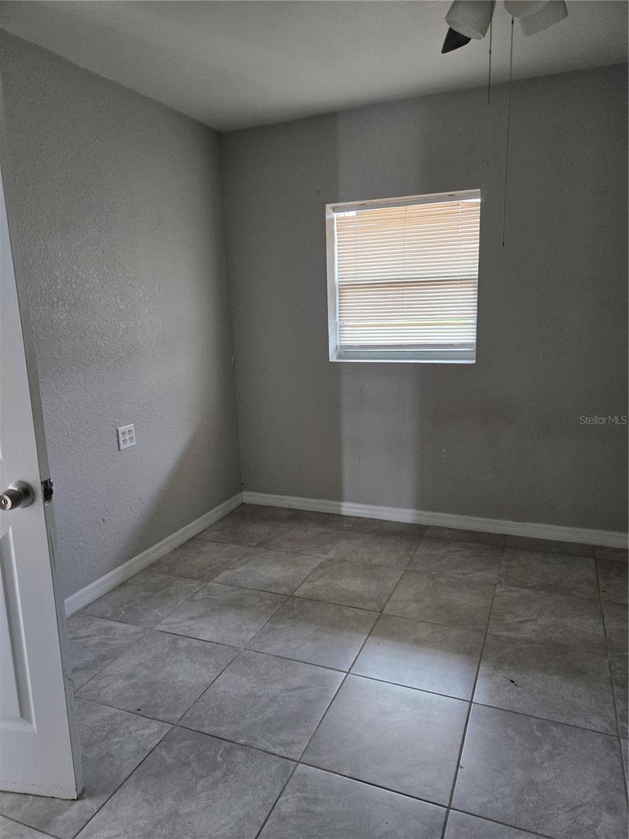 Image 32 of 35 For 852 Ibsen Avenue