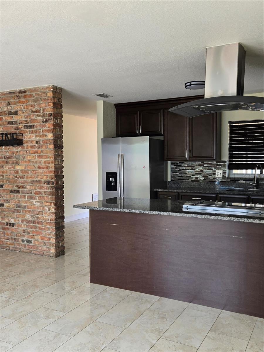 Image 6 of 35 For 852 Ibsen Avenue