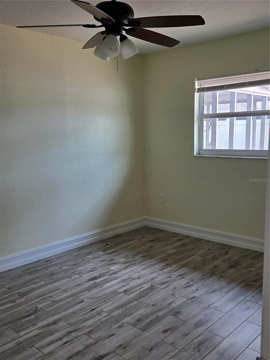 Image 8 of 35 For 852 Ibsen Avenue