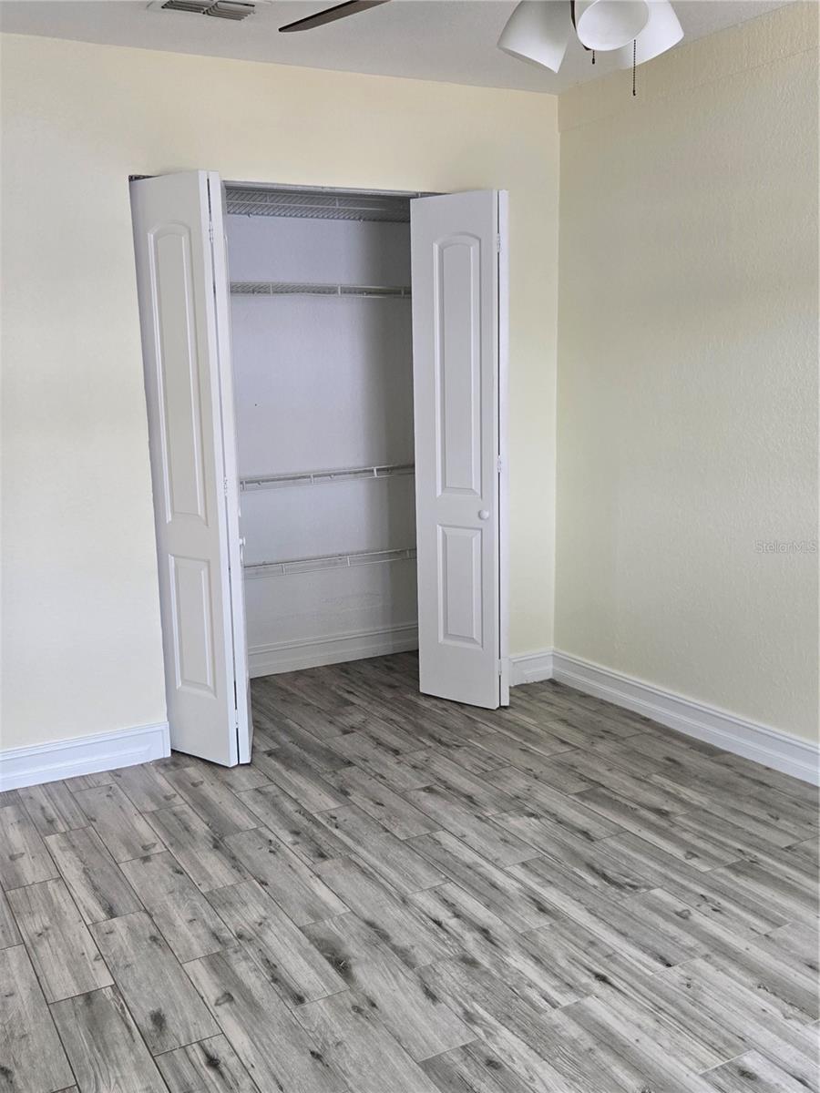 Image 9 of 35 For 852 Ibsen Avenue