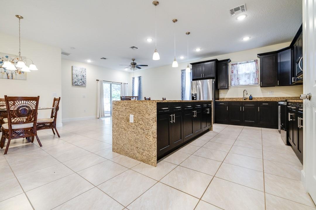 Image 10 of 39 For 520 Nogales Court