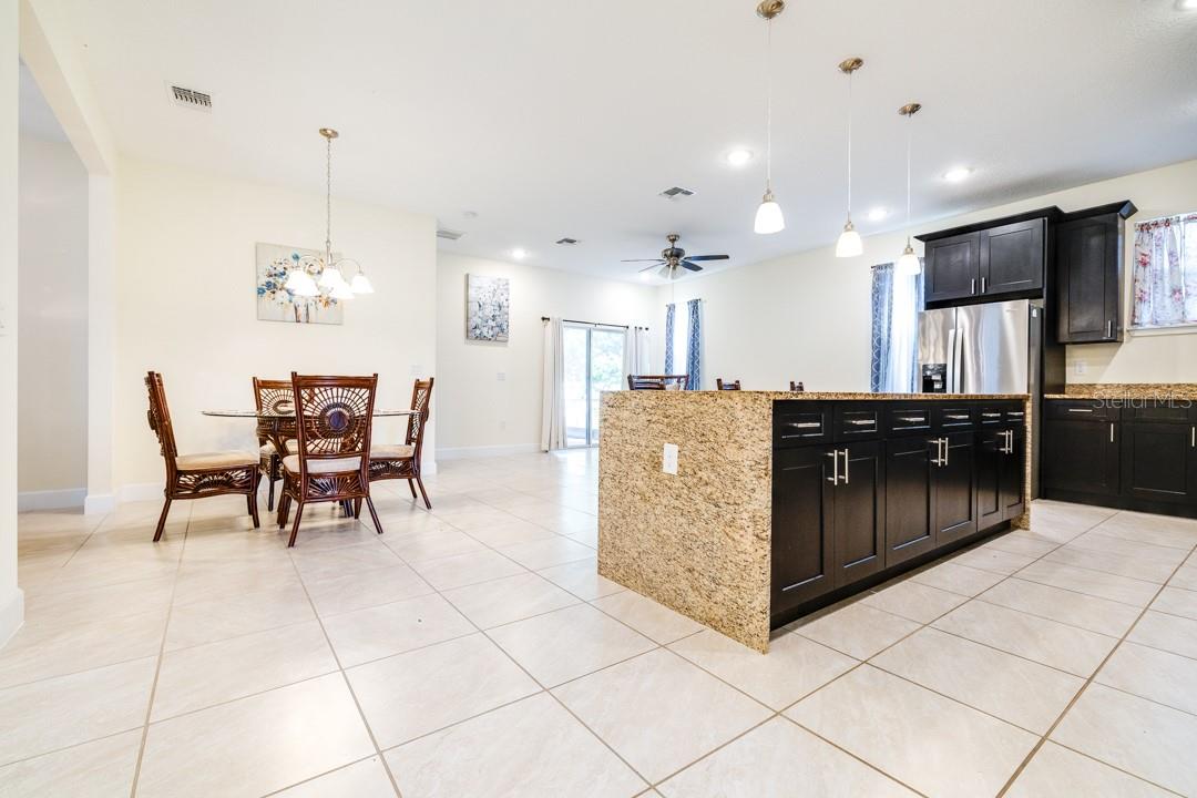 Image 11 of 39 For 520 Nogales Court