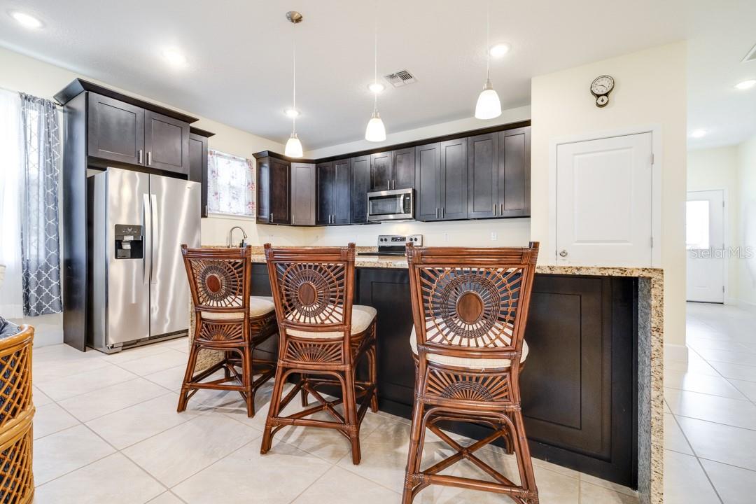 Image 14 of 39 For 520 Nogales Court