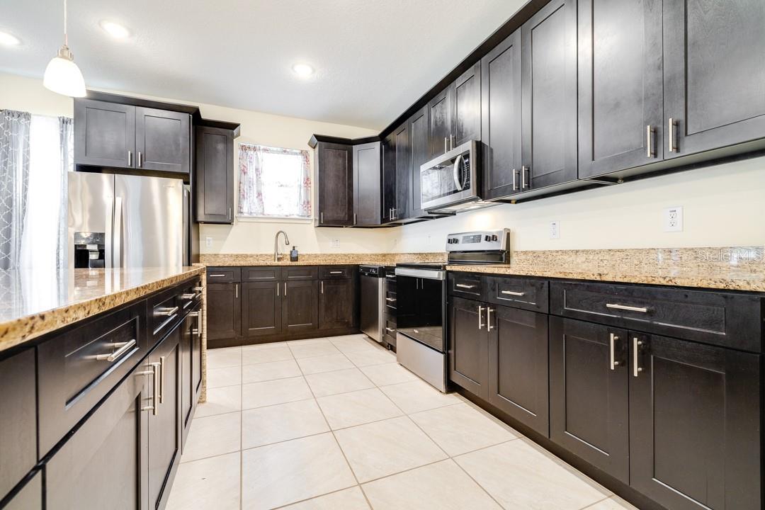 Image 15 of 39 For 520 Nogales Court