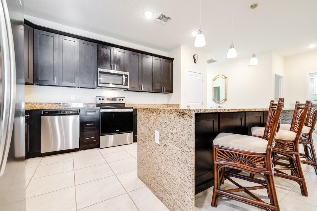 Image 17 of 39 For 520 Nogales Court