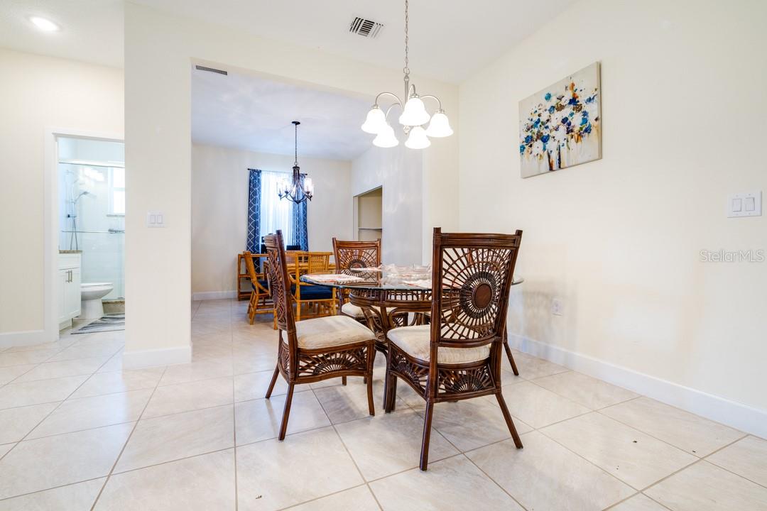 Image 18 of 39 For 520 Nogales Court