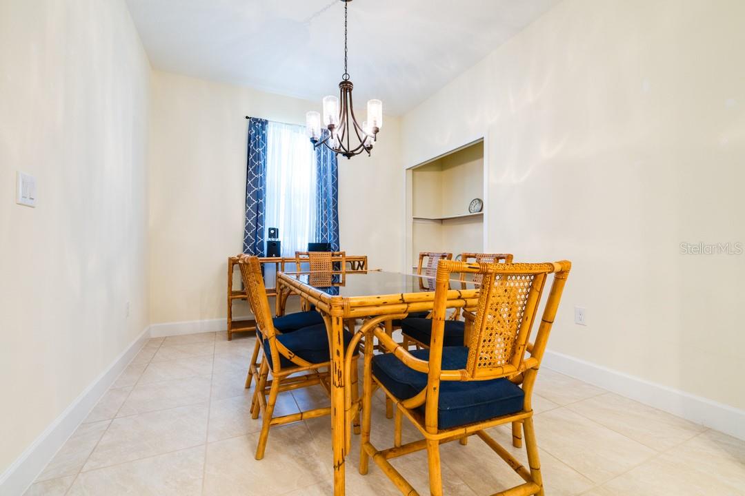 Image 20 of 39 For 520 Nogales Court