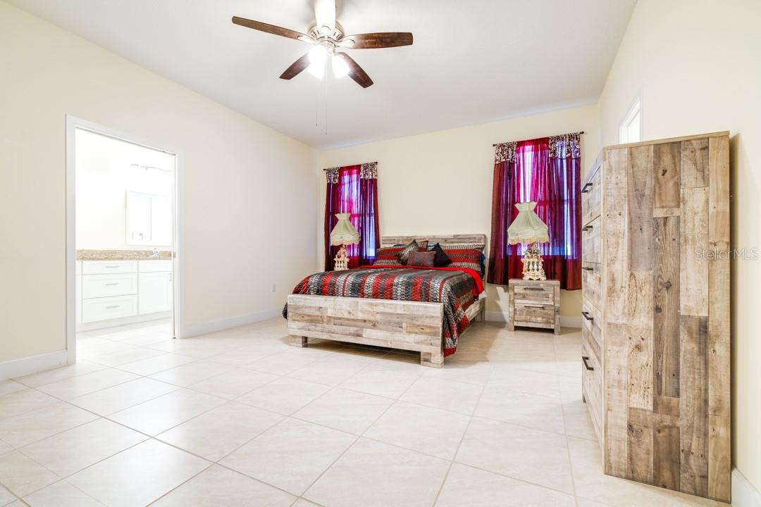 Image 25 of 39 For 520 Nogales Court