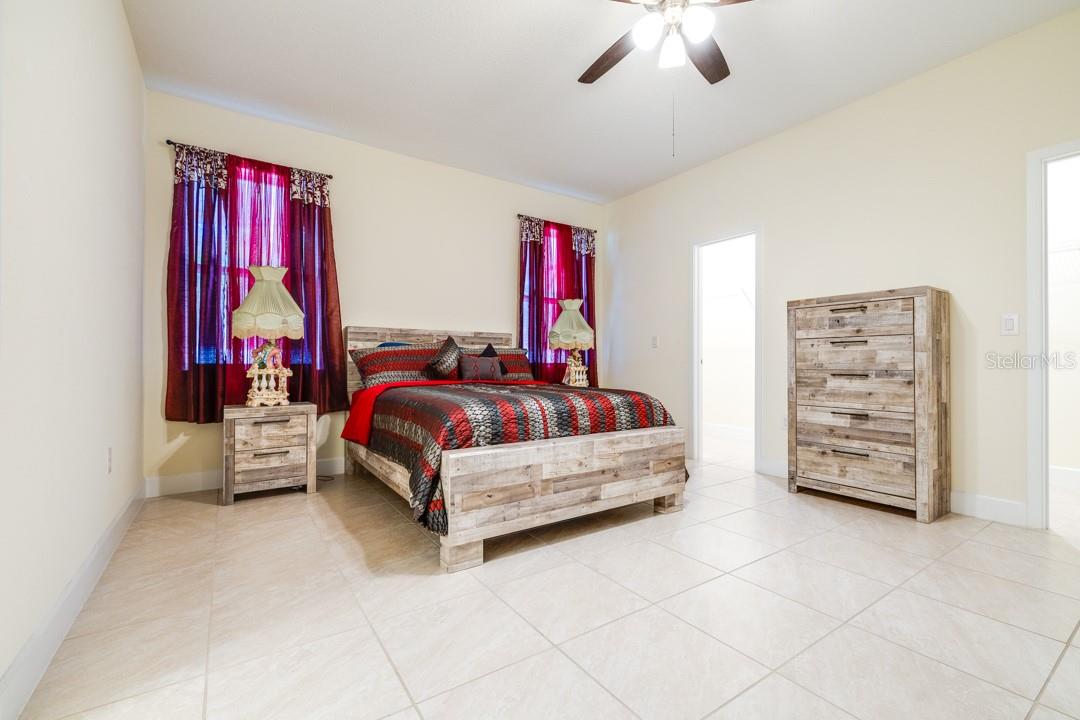 Image 26 of 39 For 520 Nogales Court