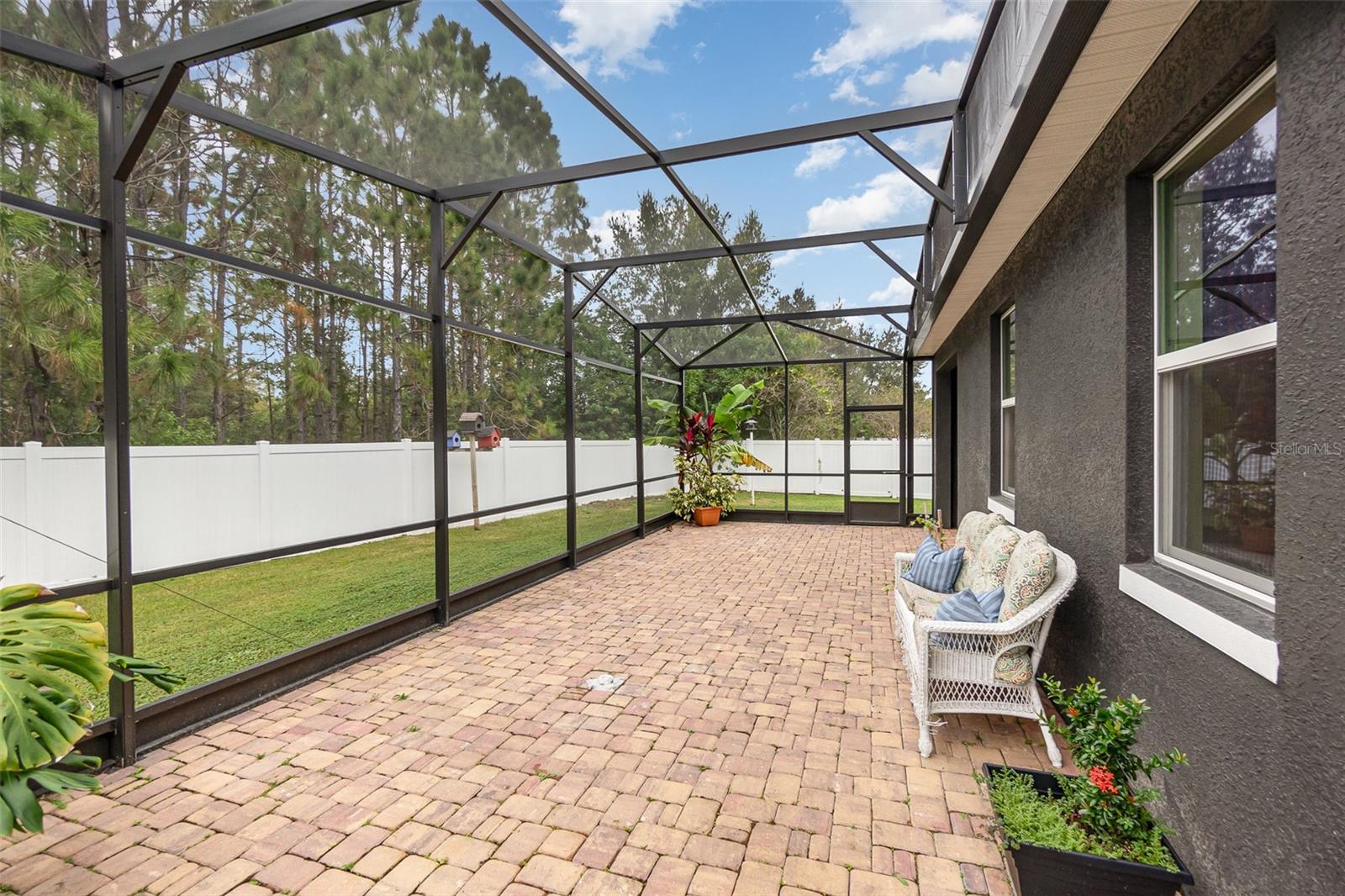 Image 6 of 39 For 520 Nogales Court