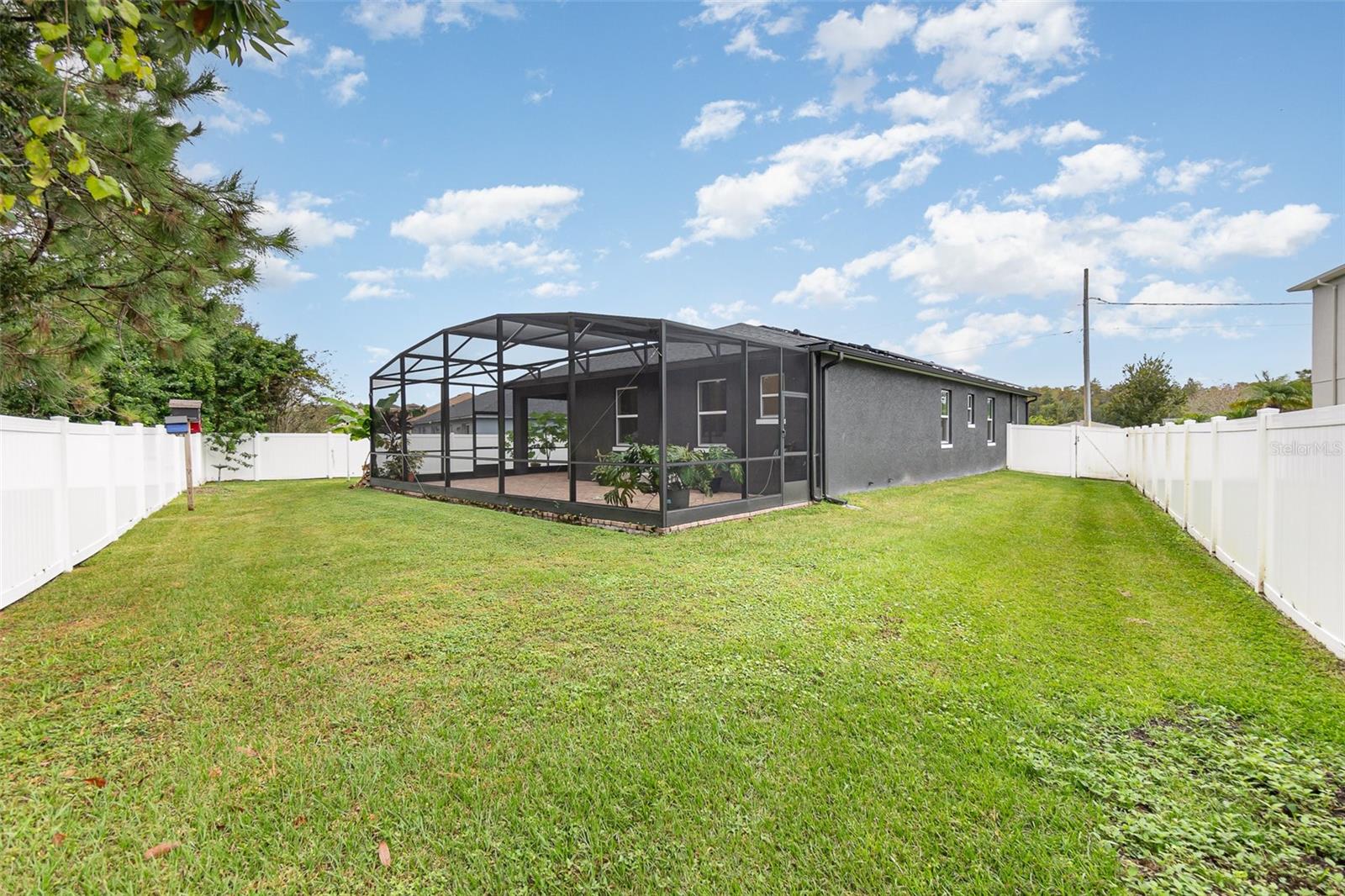 Image 7 of 39 For 520 Nogales Court