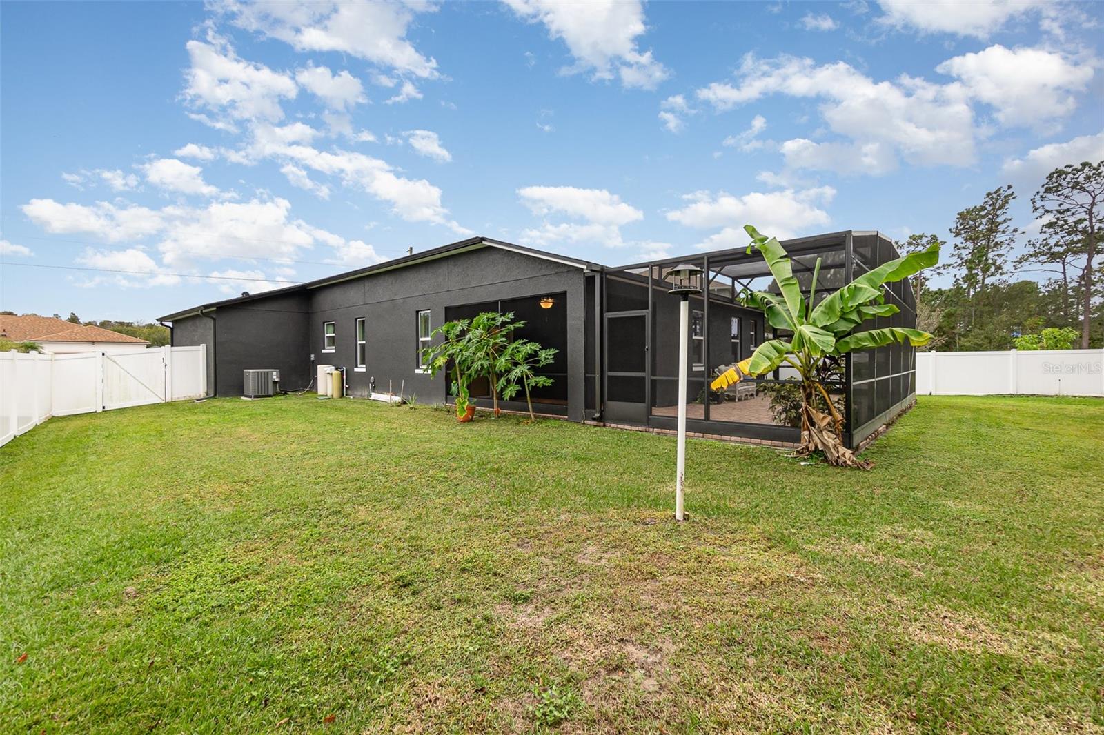 Image 8 of 39 For 520 Nogales Court