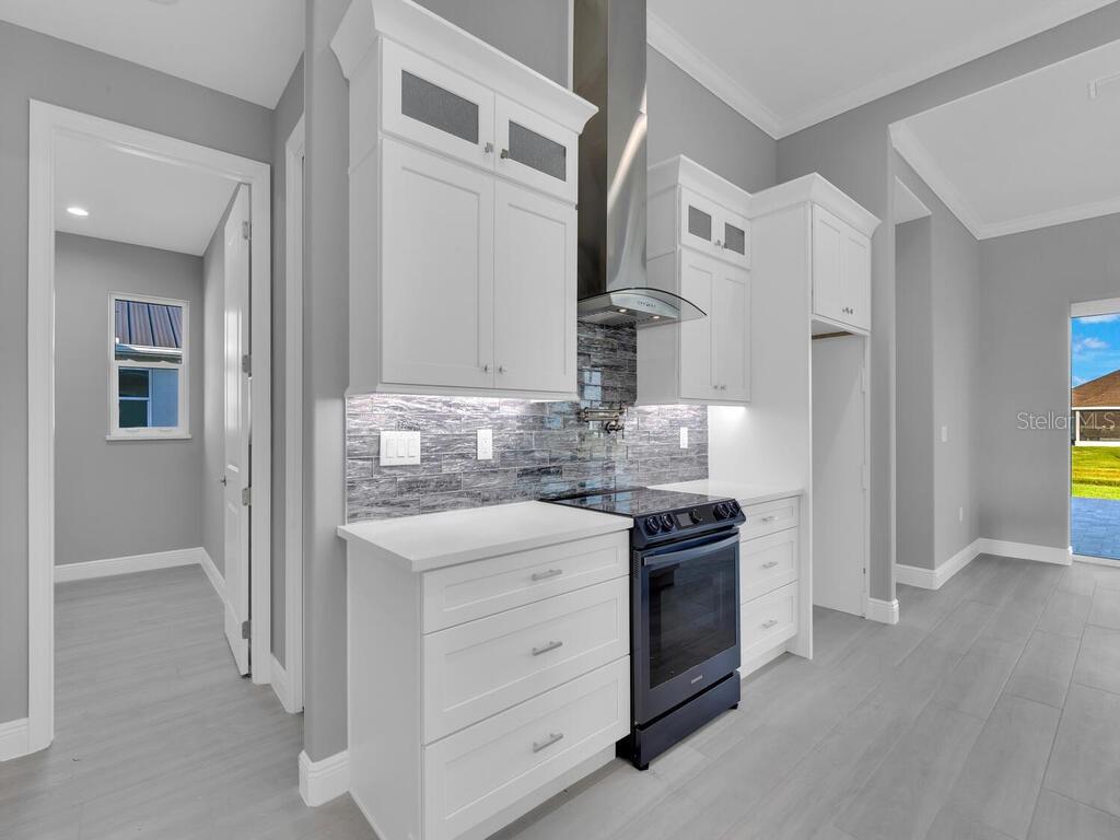 Image 10 of 38 For 235 Rotonda Boulevard S