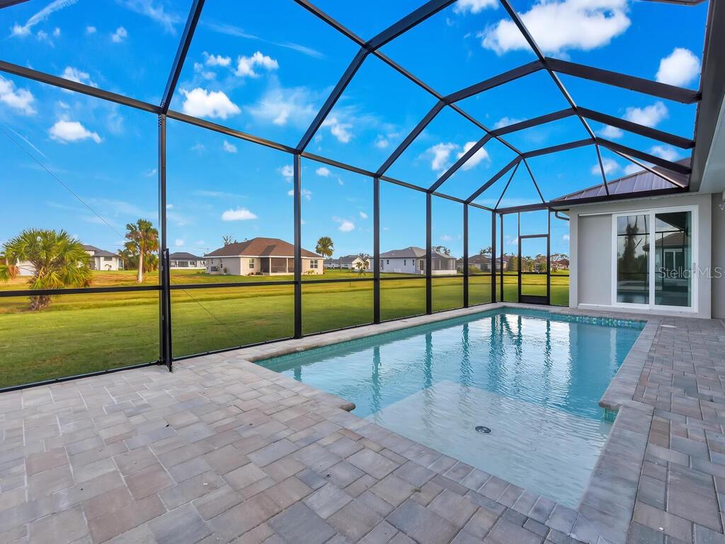 Image 32 of 38 For 235 Rotonda Boulevard S